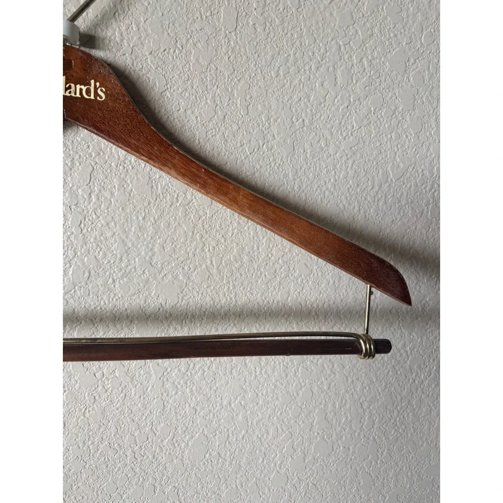 Vintage Dillards Wooden Suit Hanger Mahogany Finish Locking Pant Bar‎ Gold Logo